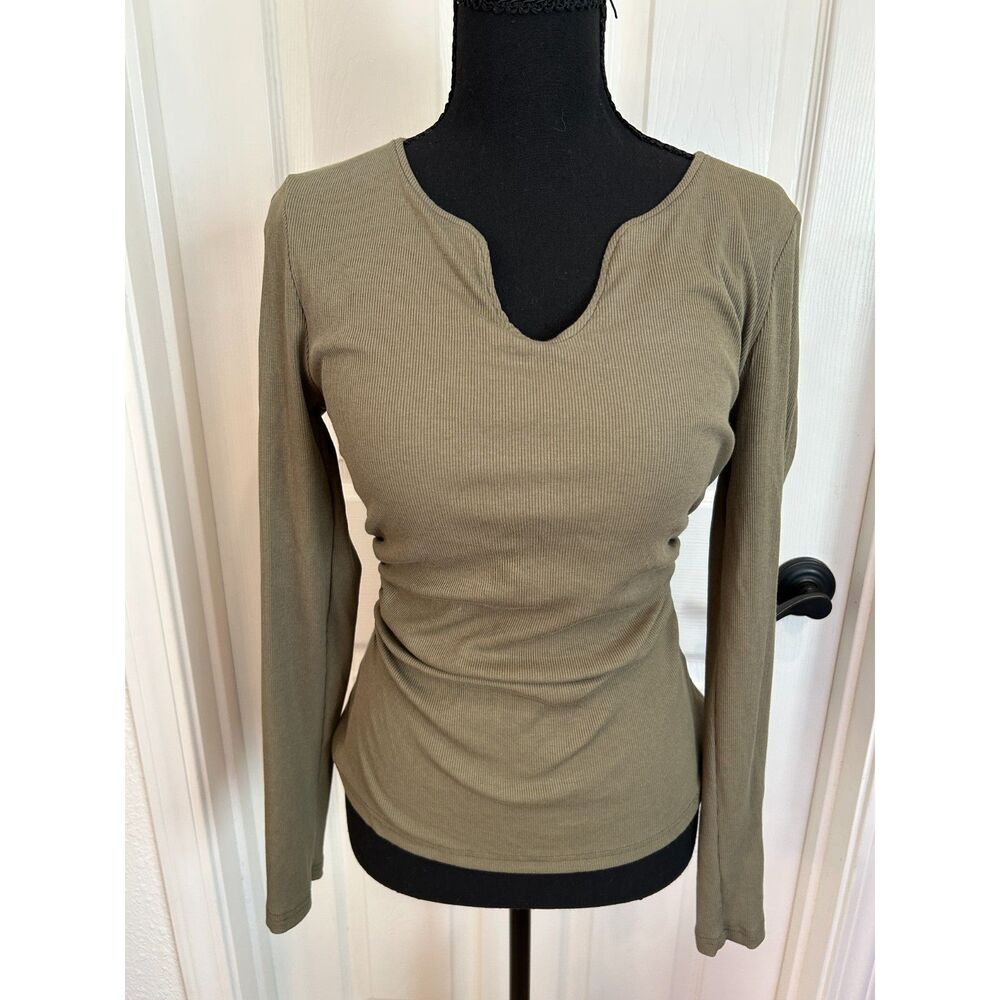 CHICME Army Green Woman's Long Sleeve Fitted Top Elevated Basic Sz M